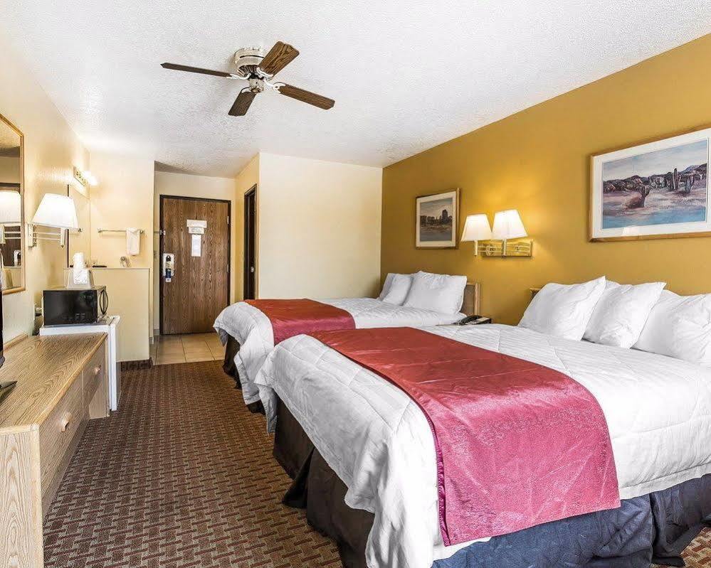 Rodeway Inn & Suites Monticello Exterior foto